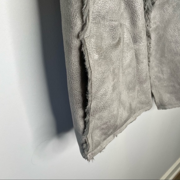 SAKS FIFTH AVENUE Gray Faux Suede Fur Lined Vest XS - Picture 3 of 6